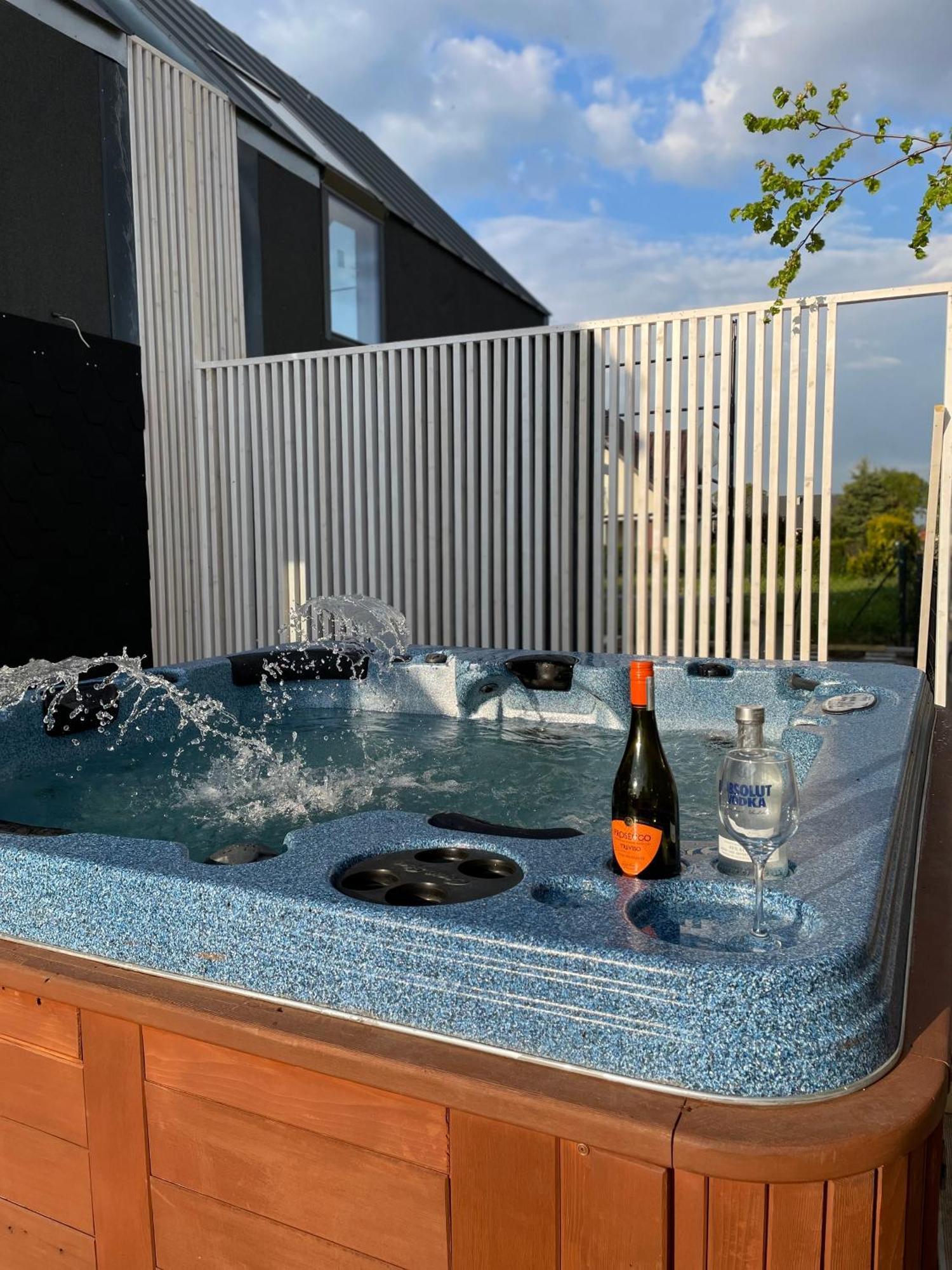 Summer House-Nowoczesne Domki Z Jacuzzi I Ladowarka Do Samochodu Wrzosowo  Exterior foto